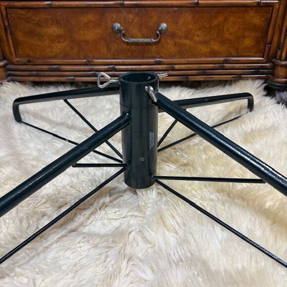 Green Metal Heavy Duty(up to 12ft Tree) No Assembly Folding Christmas Tree Stand - Picture 4 of 11
